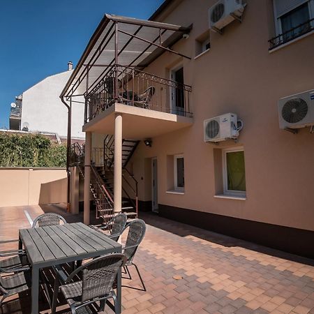 Mokka Apartman Szegedin Exterior foto