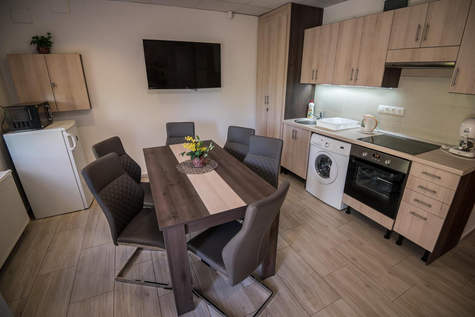 Mokka Apartman Szegedin Exterior foto