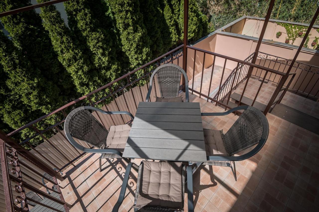 Mokka Apartman Szegedin Exterior foto