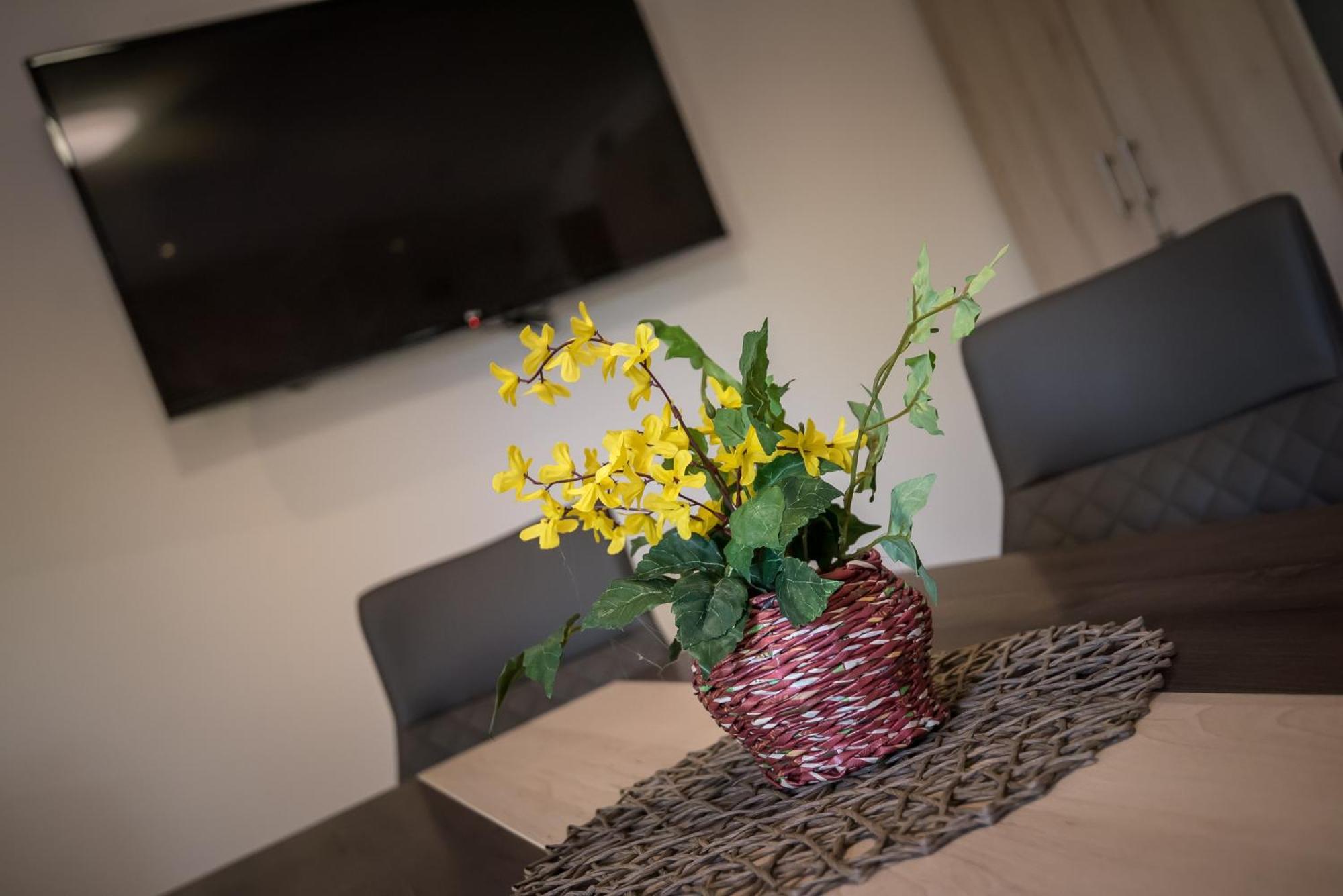 Mokka Apartman Szegedin Exterior foto