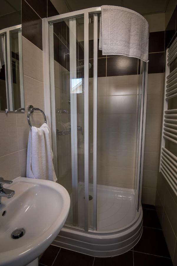 Mokka Apartman Szegedin Exterior foto