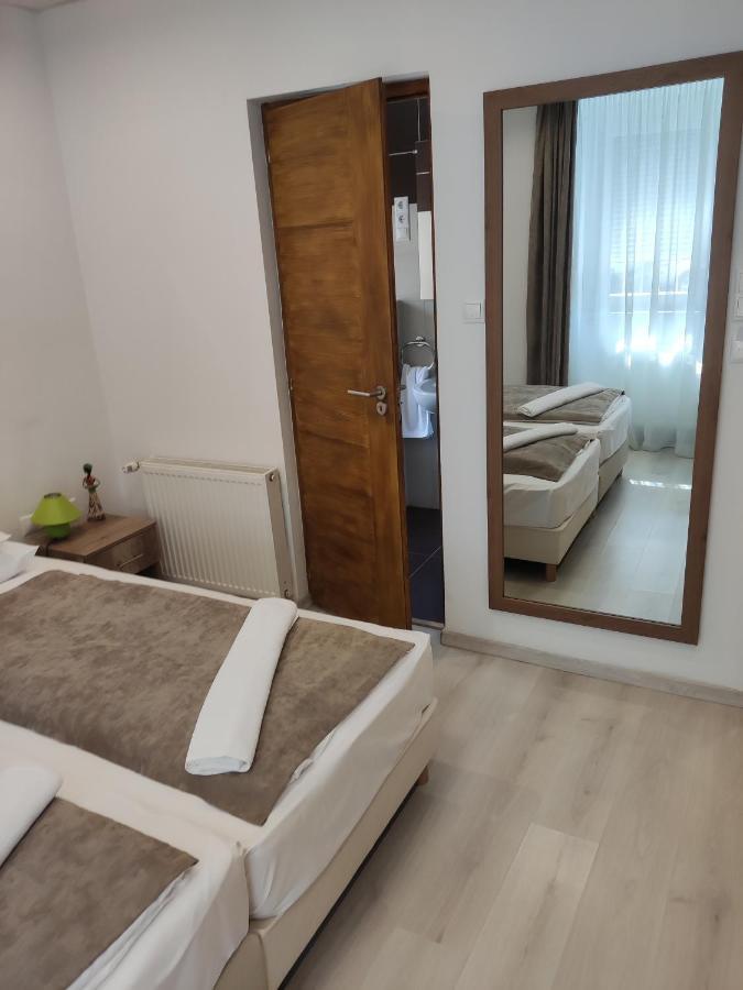 Mokka Apartman Szegedin Exterior foto