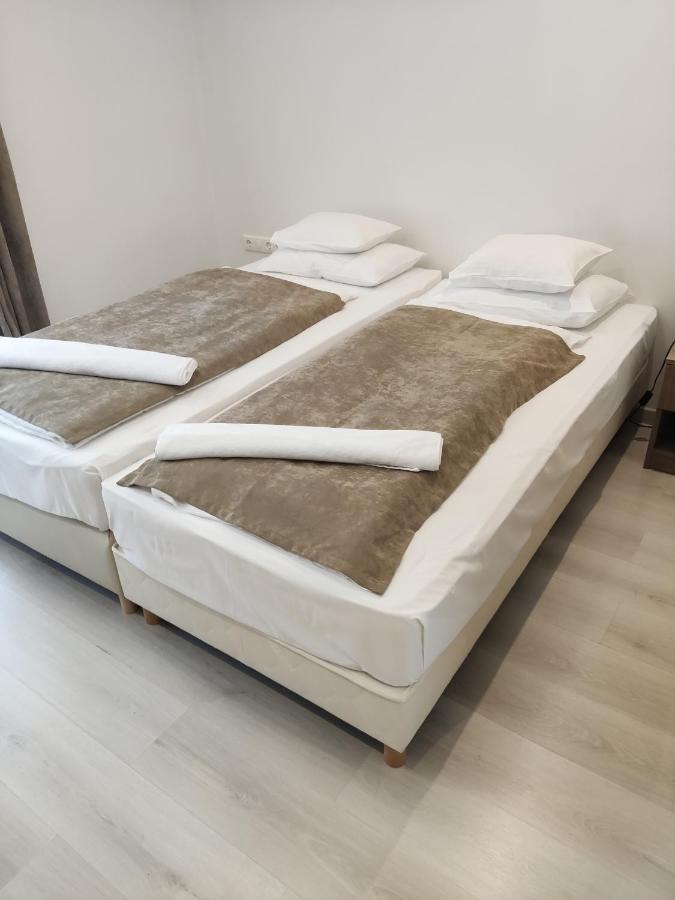 Mokka Apartman Szegedin Exterior foto